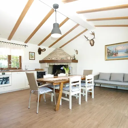 Holiday home Mit Privatpool Fuer 8 Personen Ca 120 Qm In Valbandon, Istrien Istrische Riviera