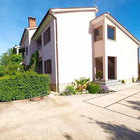 Mit Privatpool Fuer 8 Personen Ca 120 Qm In Valbandon, Istrien Istrische Riviera Holiday home Valbandon