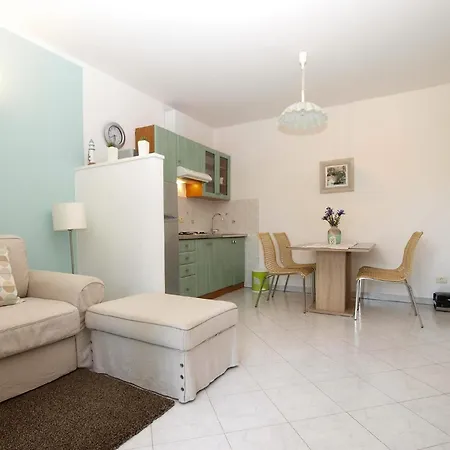 Dom wakacyjny Mit Privatpool Fuer 8 Personen Ca 120 Qm In Valbandon, Istrien Istrische Riviera *
